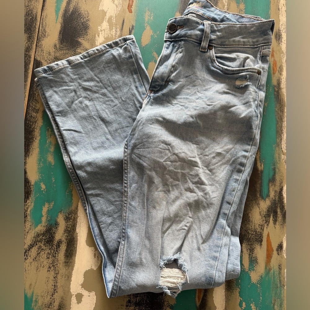 Wrangler Light Blue Retro Mae Jeans with Distressed Knee